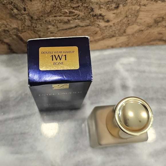 Bone Estee Lauder double wear foundation 1W1 new - Picture 2 of 4